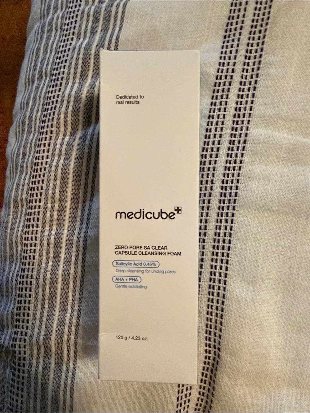 Medicube Zero Pore SA Clear Capsule Cleansing Foam - White (BRAND new, in box)